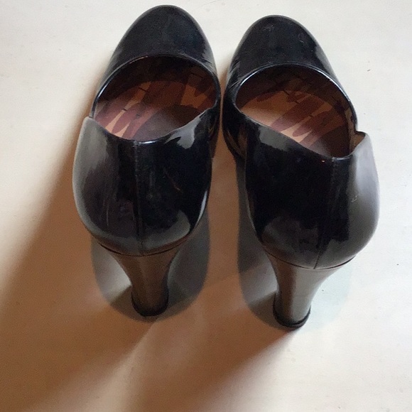 🌷STUART WEITZMAN BLACK PATENT PUMPS SIZE 8.5N - Picture 3 of 5